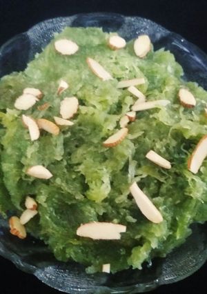 દુધીનો હલવો (Dudhi Halwa Recipe In Gujarati) રેસીપી મુખ્ય ફોટો