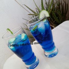 A picture of Blue Hawaii drink.