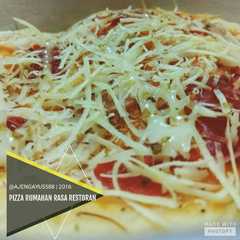 Pizza rumahan rasa restoran রেসিপির প্রধান ছবি
