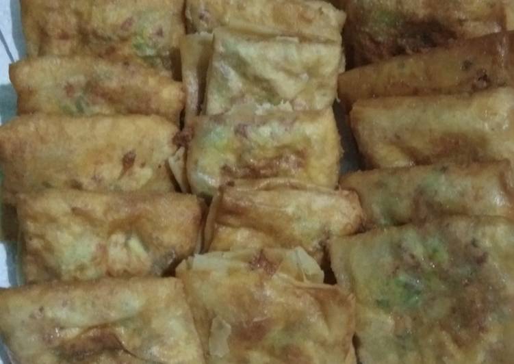 Langkah Mudah untuk Membuat Martabak mini kulit lumpia yang Bikin Ngiler