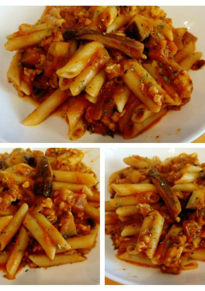 Una foto de Macarrones con setas, berenjenas y pollo