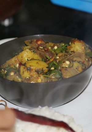 A picture of Aloo Bhindi-quick and easy (Potatoes & Ladies Finger in North Indian style).