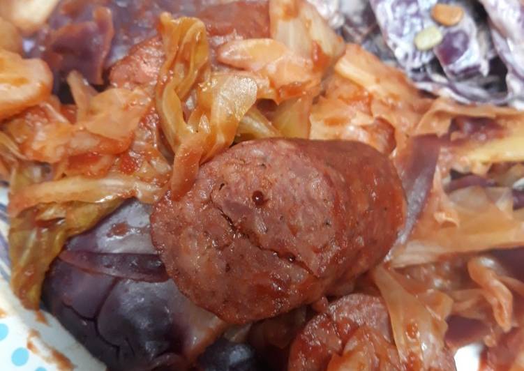 How to Prepare Recipe of Sausage and Cabbages in Tomato Sauce