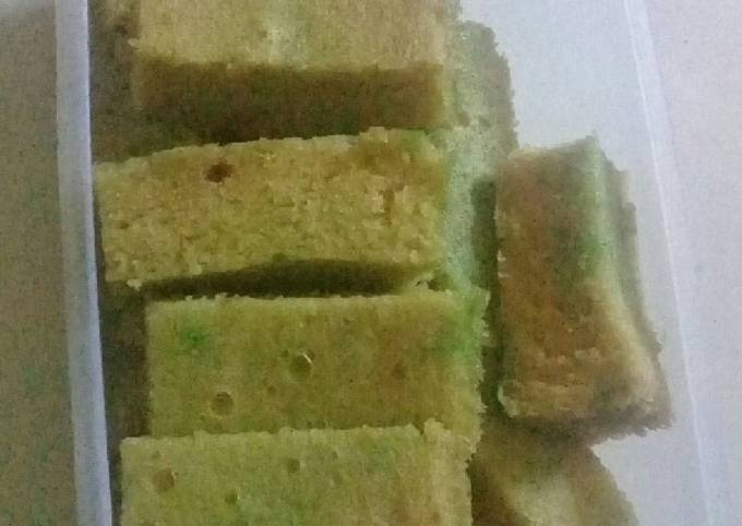 Langkah Mudah untuk Membuat Bolu kukus pandan ekonomis &amp; sederhana ala @dapurbyana😊 yang Sempurna
