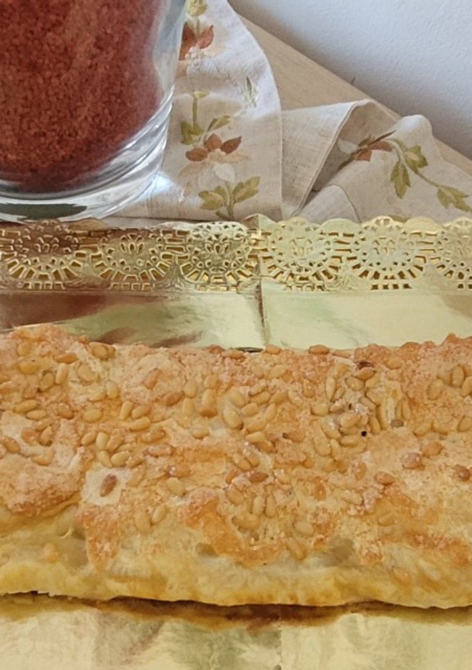 Una foto de Coca de Llavaneras per le Revetlla de Sant Joan i Sant Pere
