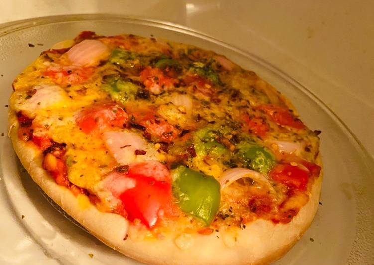 Pizza with readymade Pizzabase