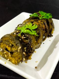 અળવી નાં પાન નાં પાત્રા(patra recipe in Gujarati) રેસીપી મુખ્ય ફોટો