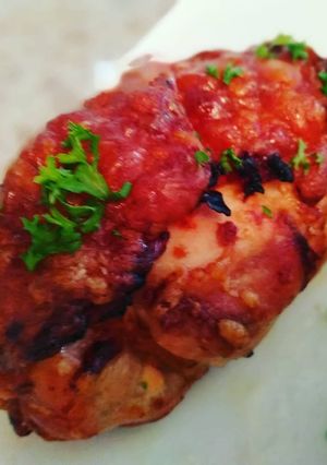 Una foto de Cordón bleu de pollo parmesana (sin empanizar)