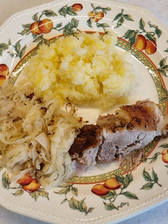 Savanyú káposzta ágyon sült csülök recept fotója