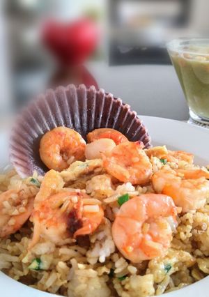 Una foto de Arroz Chaufa de Langostinos y Ostiones a base de Pisco 👍🇵🇪