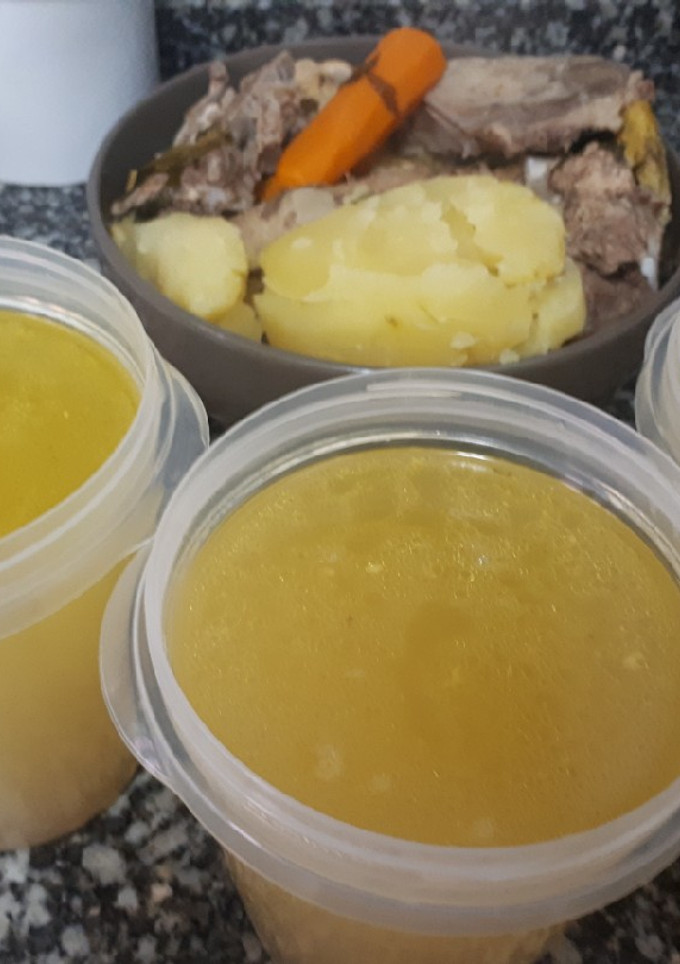 Una foto de Caldo casero