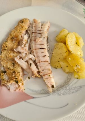 Una foto de 47. Lenguado al horno con patatas cocidas