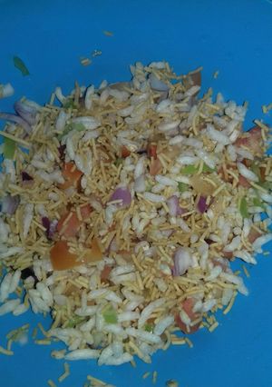 A picture of Bhujia Bhel.
