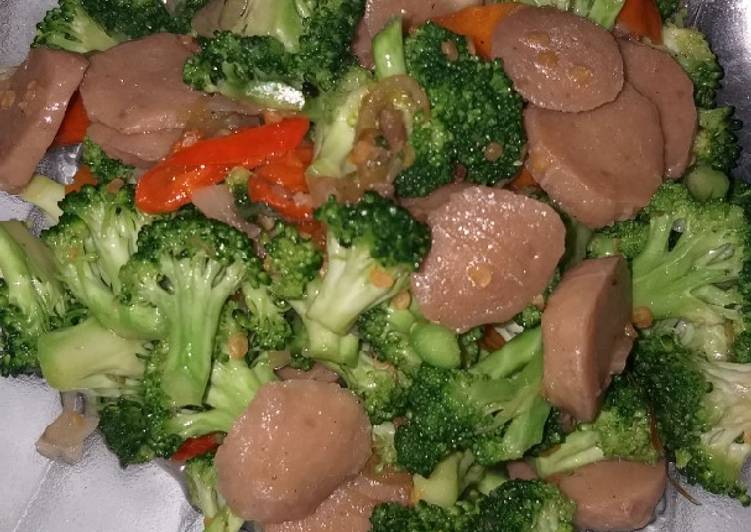 1. Tumis Brokoli Bakso Pedas