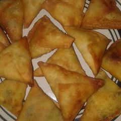 Veg Samosas #indiandish contest A picture of Veg Samosas #indiandish contest.