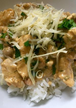 Una foto de Strogonoff de pollo sin gluten 🖤