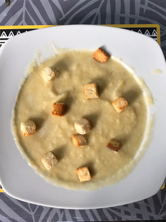 Una foto de Vichyssoise con manzana