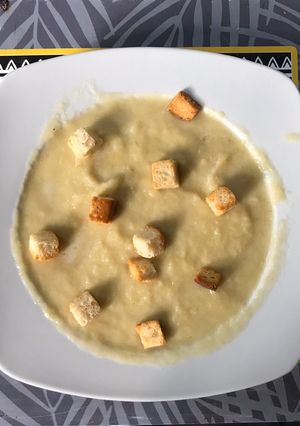 Una foto de Vichyssoise con manzana