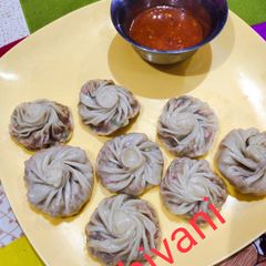 A picture of Momos or dumplings.