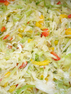 A picture of Peppers and Cabage.