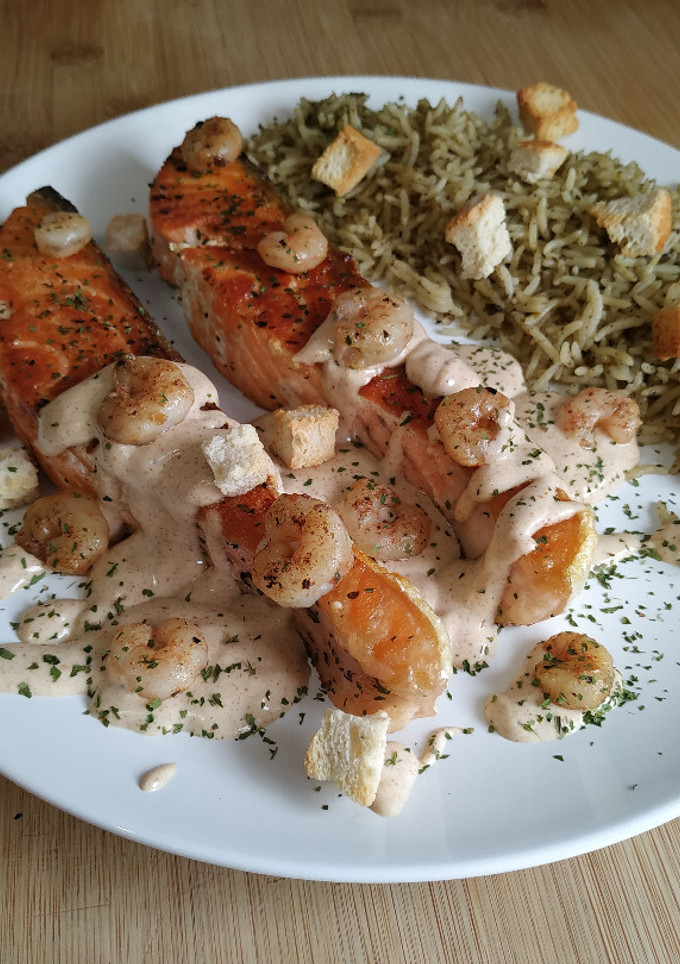 Una foto de Salmón con Salsa de Tandoori Masala