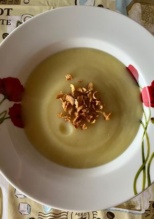 A picture of Creamy kohlrabi soup.