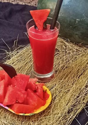 તરબૂચ નું જયૂસ (Watermelon Juice Recipe In Gujarati) રેસીપી મુખ્ય ફોટો