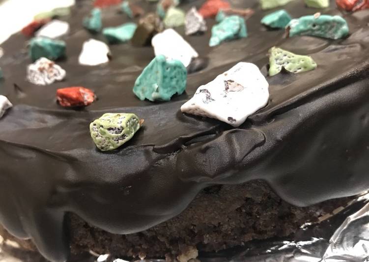 Simple Way to Prepare Speedy Chocolate ganache cake with chocolate stones #chocolate