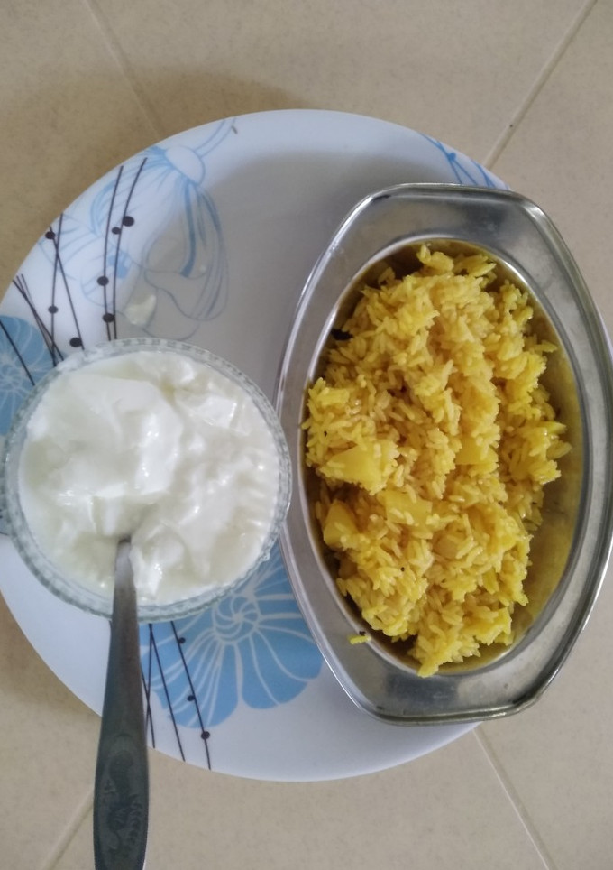 બટેટા ભાત (bateta bhat in gujarati recipe) રેસીપી મુખ્ય ફોટો