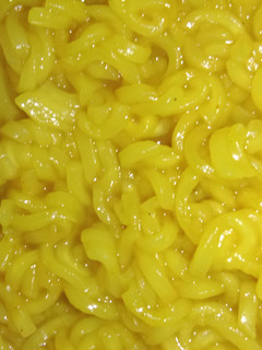 A picture of 2 minute maggi.