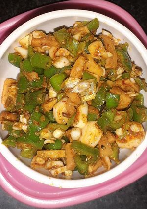 A picture of Chilli Ginger Garlic Pickle.