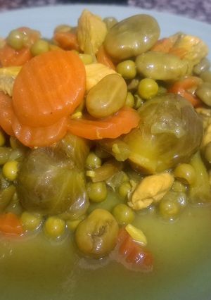 Una foto de Menestra de verduras con pollo