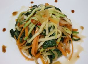 Foto principal de Salteado de verduras con ajo y jengibre
