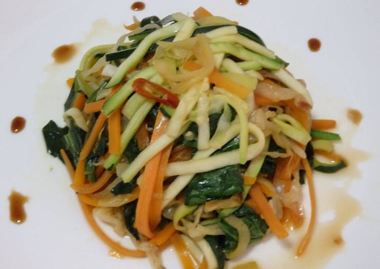 Salteado de verduras con ajo y jengibre Receta de  angelmariacocinero@gmail.com- Cookpad