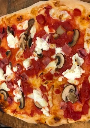 A picture of 1mt pizza dough "al taglio".