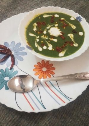 A picture of Spinach soup.