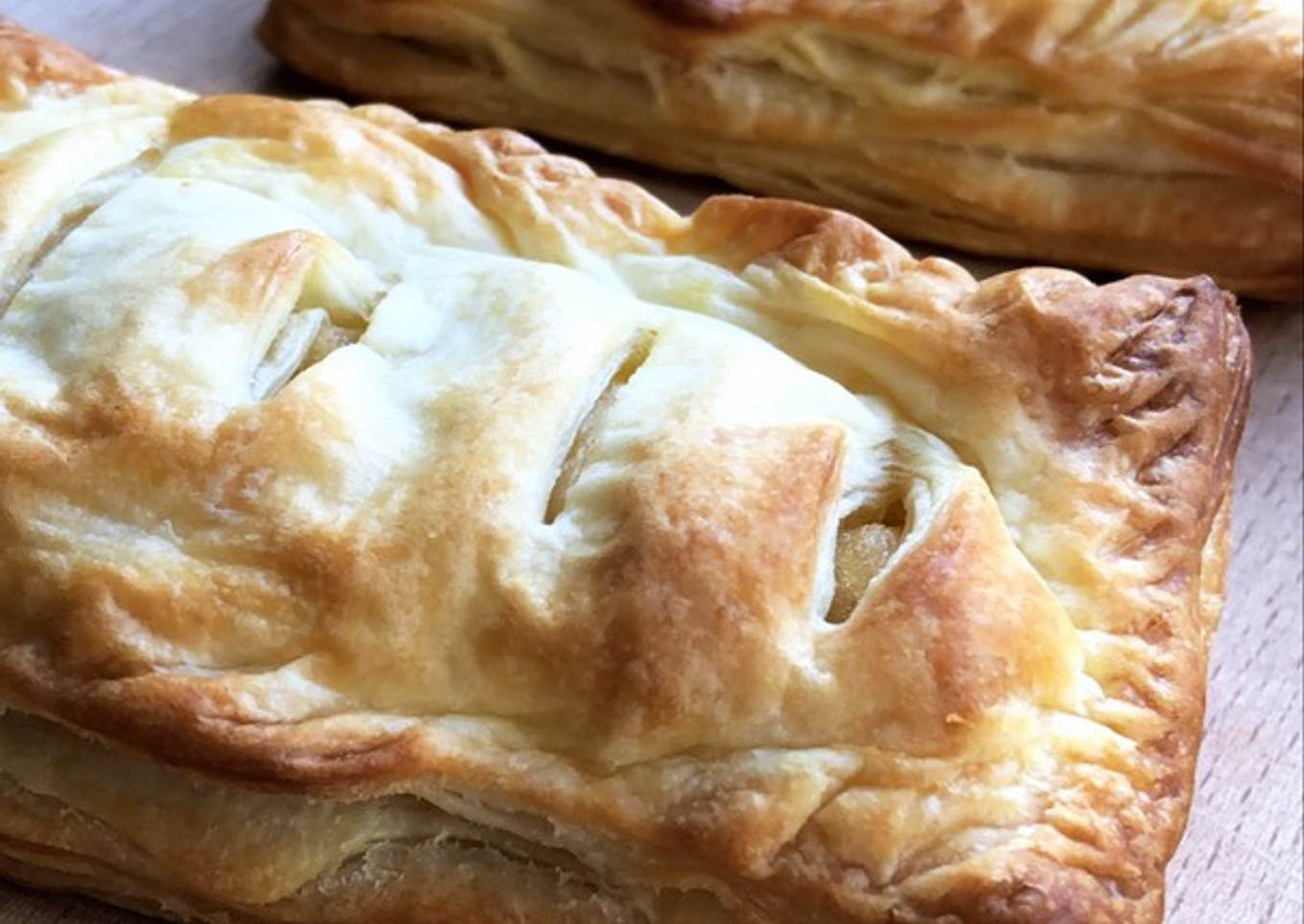 Mini apple pie with leftover apples