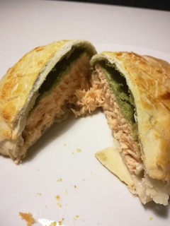 Una foto de Salmón en masa filo