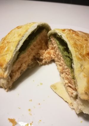 Una foto de Salmón en masa filo