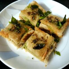 A picture of Sandwich bread dhokla.