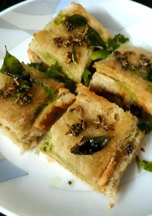 A picture of Sandwich bread dhokla.
