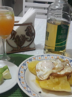 Una foto de Yuca con huevo.