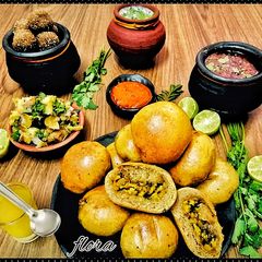 A picture of Palak Paneer Dal Bati.