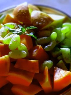 समर फ्रूटस चाट। रेसिपी मुख्य फोटो