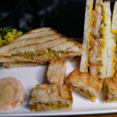 A picture of Potato Veggies Sandwich 🥪.