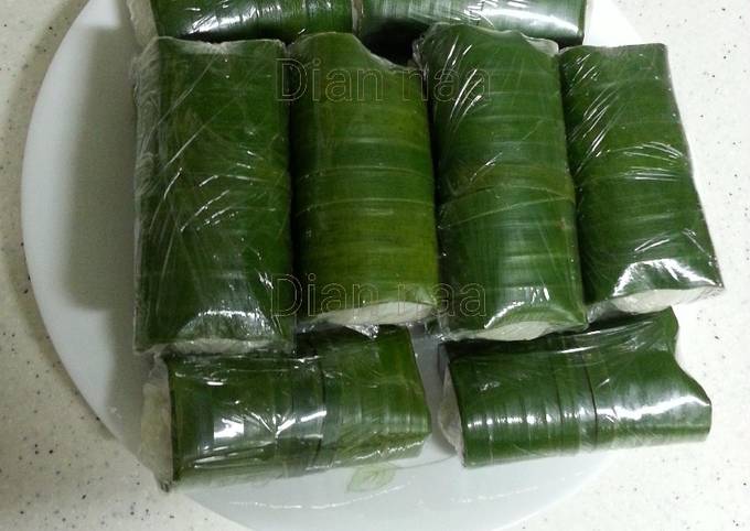 Lemper isi ayam