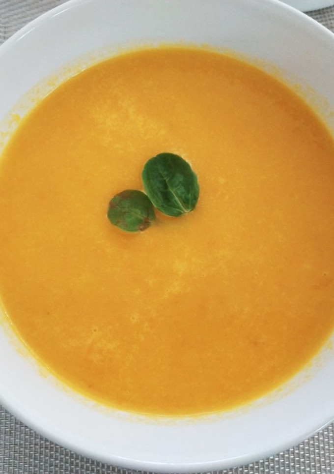 Una foto de Sopa cremosa de zanahoria
