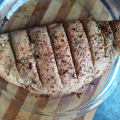 A picture of Aata garlic bread.