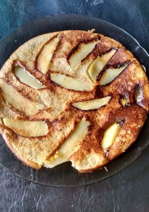 Una foto de Panqueque invertido de manzana