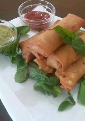A picture of Veg spring roll.